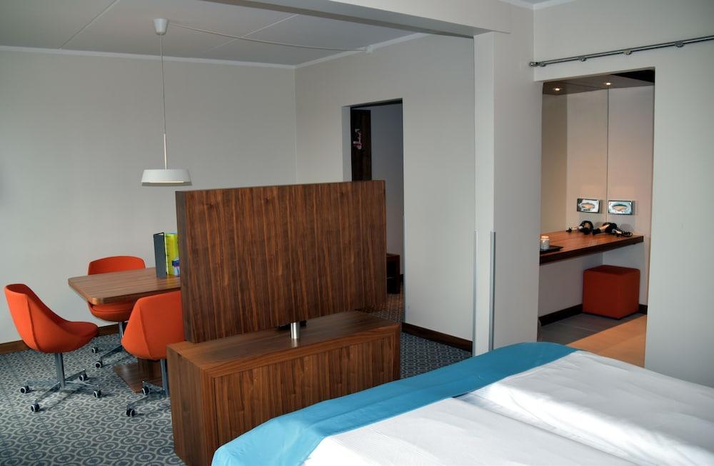 Western Park Globetrotter Airport Hotell 3*