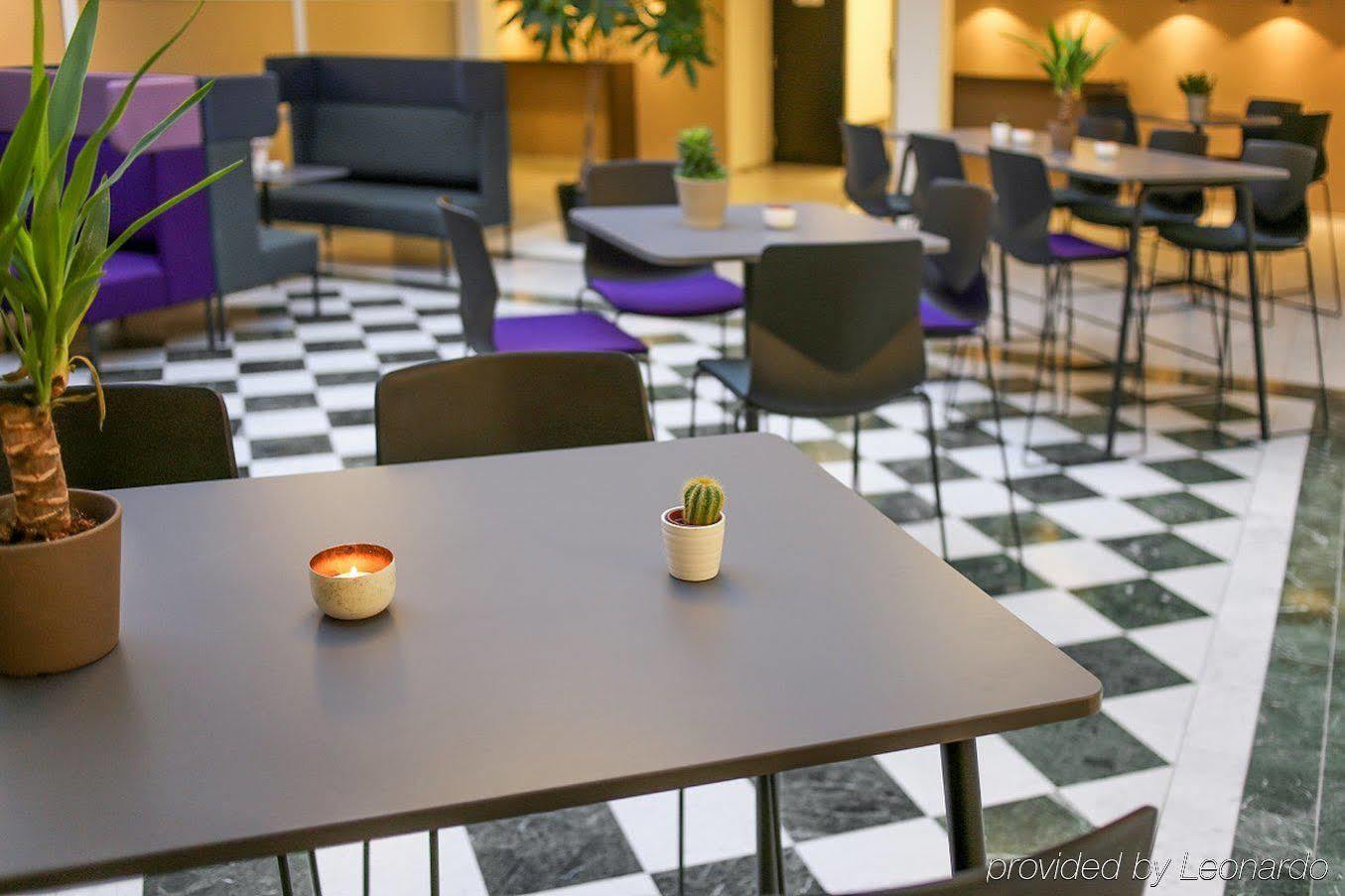 Western Park Globetrotter Airport Hotell 3*
