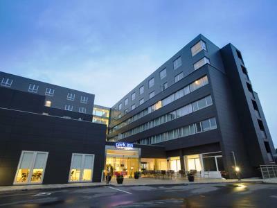 Western Park Globetrotter Airport Hotell 3*