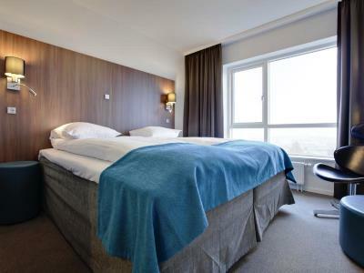 Western Park Globetrotter Airport Hotell 3*