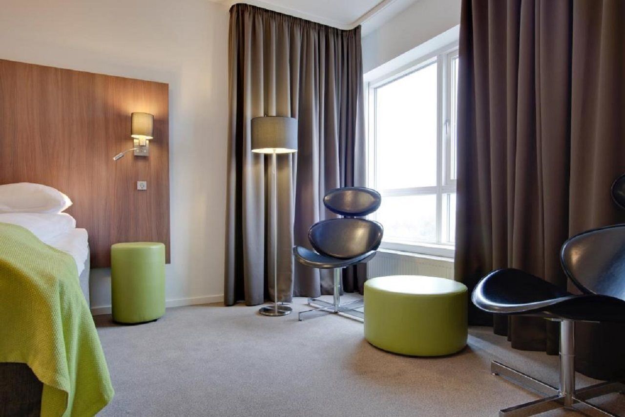 Western Park Globetrotter Airport Hotell